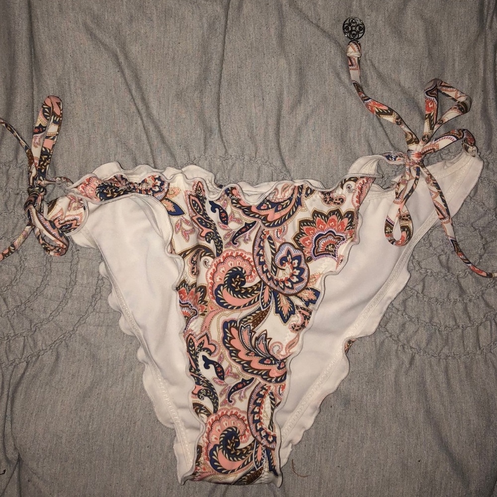 H&M string bikini bottoms